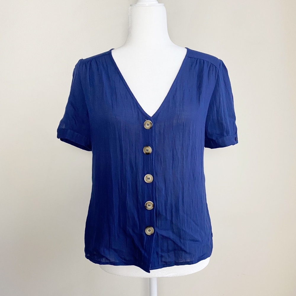 Everly Button Down VNeck Navy Short Sleeve Top NWT